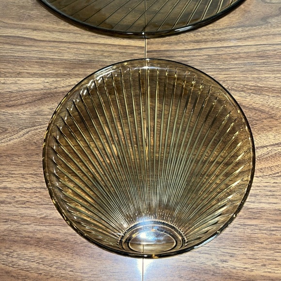 6 VINTAGE SMOKED AMBER GLASS PLATES - Picture 4 of 10